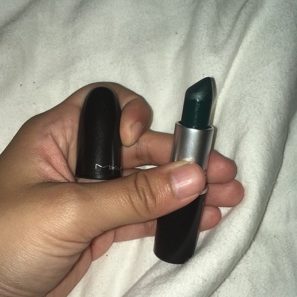 Mac Deep With Envy Lipstick - Picture 2 of 2
